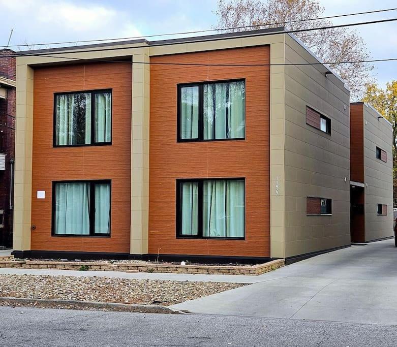 Kcm Mikros Smart Apartments 7 Кливланд Екстериор снимка