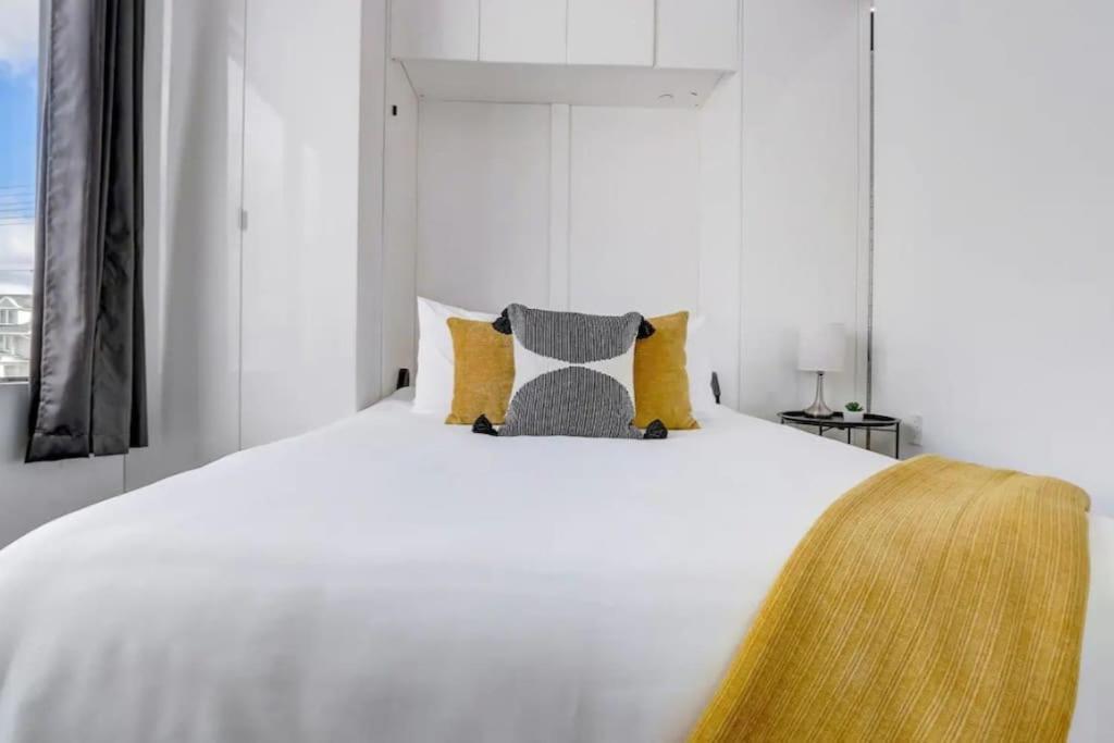 Kcm Mikros Smart Apartments 7 Кливланд Екстериор снимка