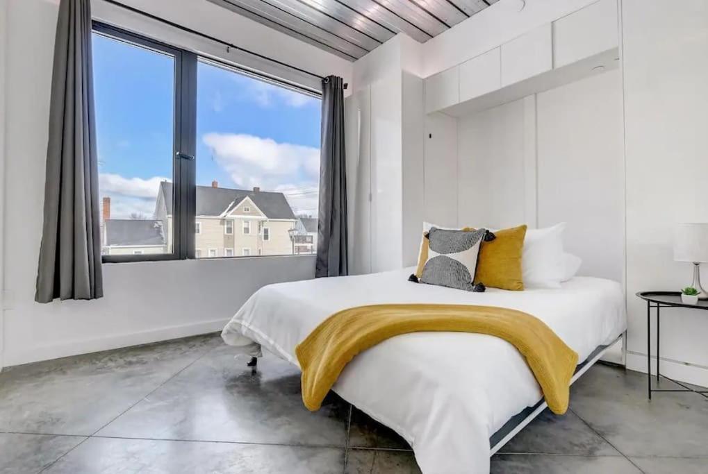 Kcm Mikros Smart Apartments 7 Кливланд Екстериор снимка